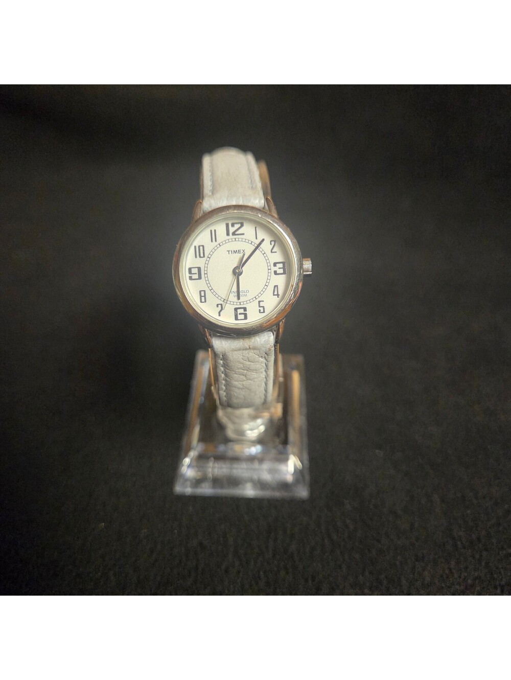 Timex Indiglo Women's Watch – Silver-Tone Case with Light Gray Leather Band